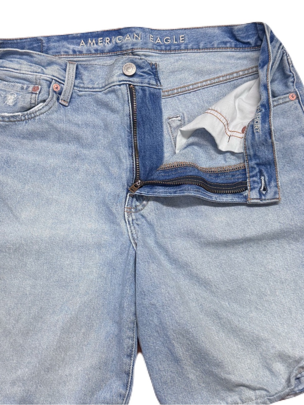American Eagle Loose Jean Shorts Light Wash Distressed Denim Size 33 - Picture 5 of 16